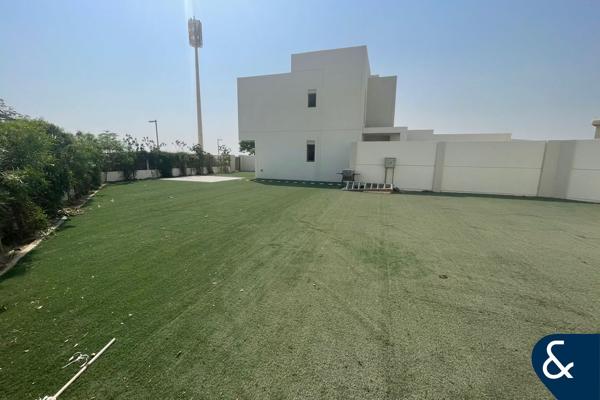 Renovated | Huge Plot | Single Row | 4Beds